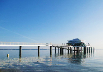  Seeschlößchenbrücke mit Teehaus, Timmendorfer Strand   &copy; Frank Horn