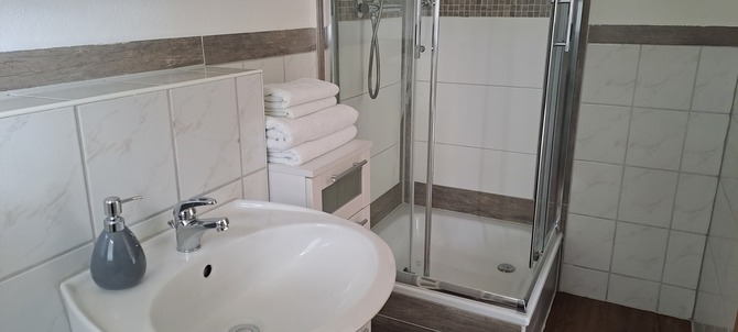 Ferienwohnung in K&uuml;hlungsborn - Vogel - Bad mit Dusche