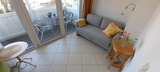 Ferienwohnung in Sellin - Sonnengl&uuml;ck in der Residenz Seeblick - Balkonzimmer mit Boxspring-Schlafcouch