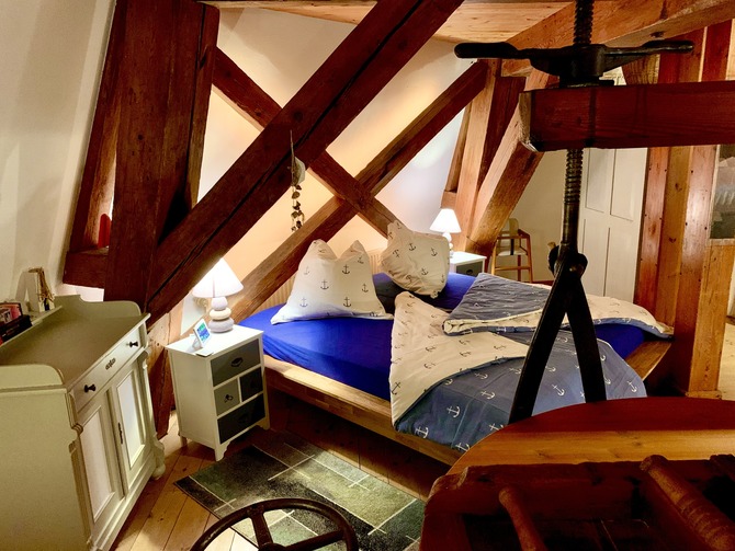Ferienhaus in Lindau - Windm&uuml;hle Lindaum&uuml;hlenholz - Schlafen neben dem original Mahlstein der M&uuml;hle