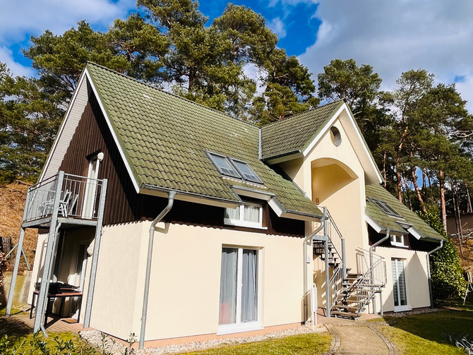 Ferienwohnung in Trassenheide - Strandidyl im K&uuml;stenwald - Haus von au&szlig;en - vorn