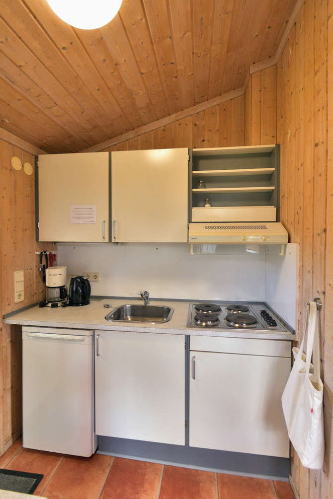 Ferienhaus in Pelzerhaken - Ferienhaus Typ B im Ferienpark AM WALDRAND - K&uuml;che im Eingangsbereich