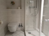 Ferienwohnung in Zinnowitz - D&uuml;nenstra&szlig;e Skibbe - Dusche und h&ouml;heres WC
