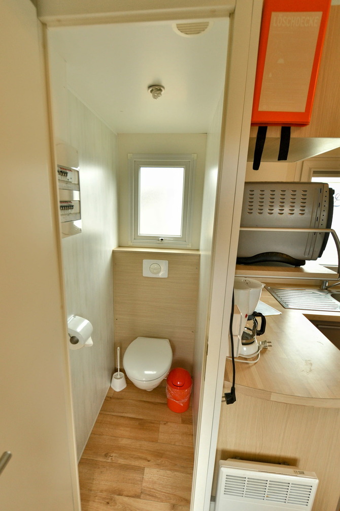 Ferienhaus in Pelzerhaken - Mobilheim Pacifique im Ferienpark AM WALDRAND - Separates WC