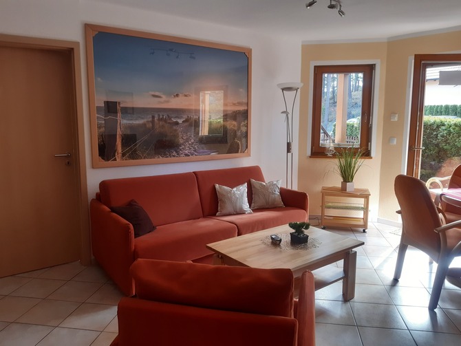 Ferienwohnung in Trassenheide - Meeresrauschen - Wohnbereich mit Schlafcouch f&uuml;r 2 Personen