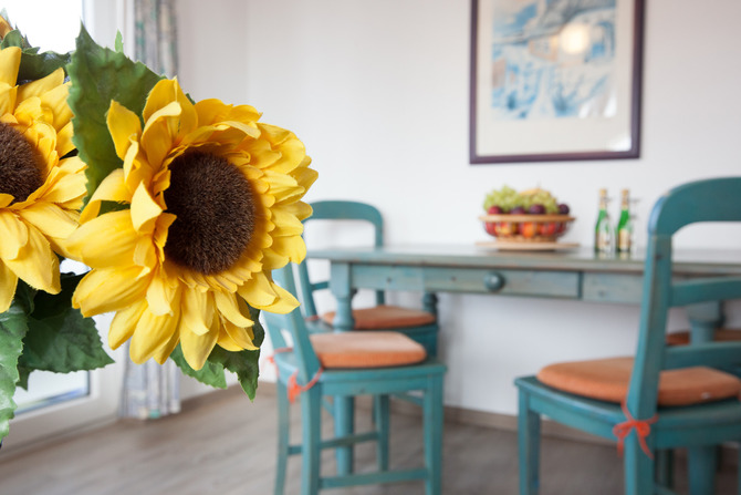 Ferienwohnung in G&ouml;hren - Residenz Villa Eintracht - Beispielbild Wohrnaum mit Essbereich