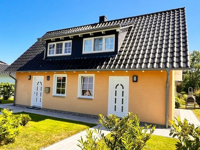 Ferienhaus in Dranske - Ferienhaus Anna - rechte Seite - Bild 4
