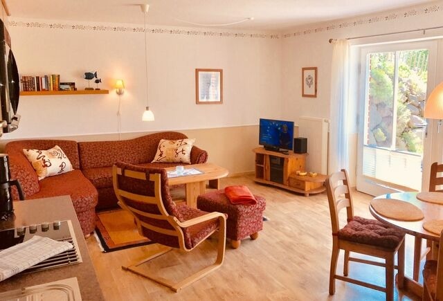 Ferienwohnung in Glowe - Ein Steinwurf zum Ostseestrand: Ferienwohnung Martha mit Terrasse - Bild 2