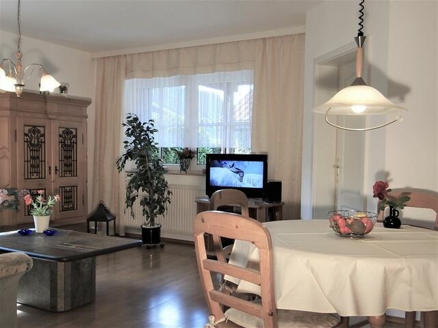 Ferienwohnung in Ostseeheilbad Zingst - Birkmaase 12 - Kapit&auml;nshaus Jacqueline 4-Sterne Komfort FeWo im EG links - Bild 3